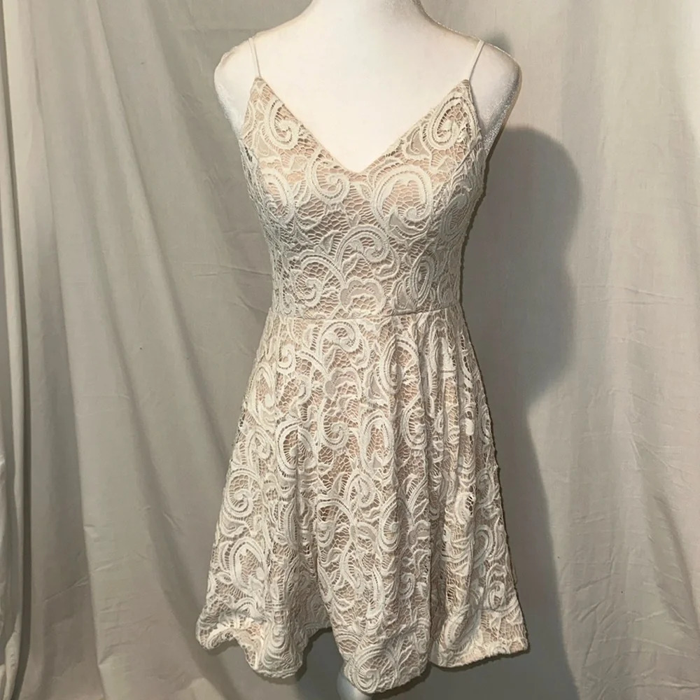 My Michelle ivory deep v neck spaghetti strap cocktail dress size 5